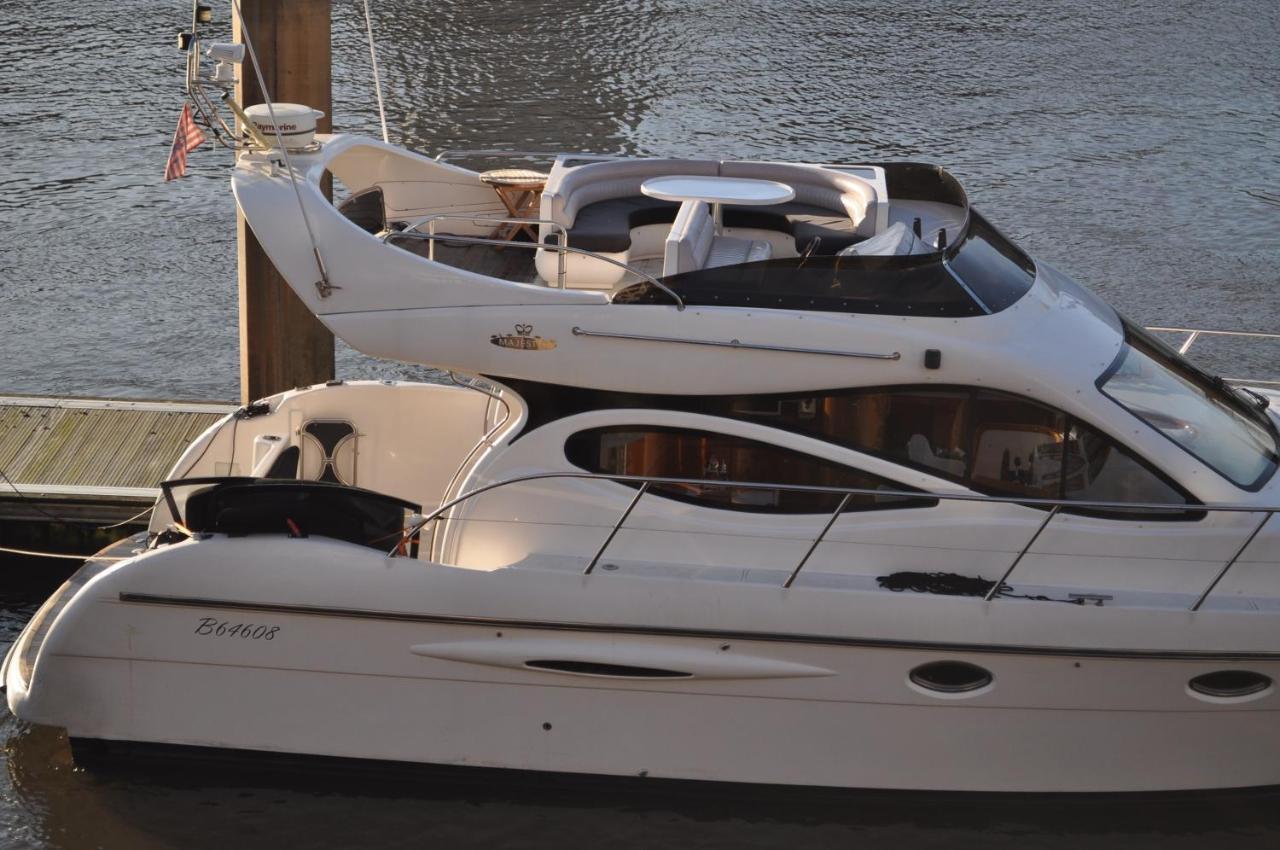 Luxus Yacht Lady Jane City überseestadt *
