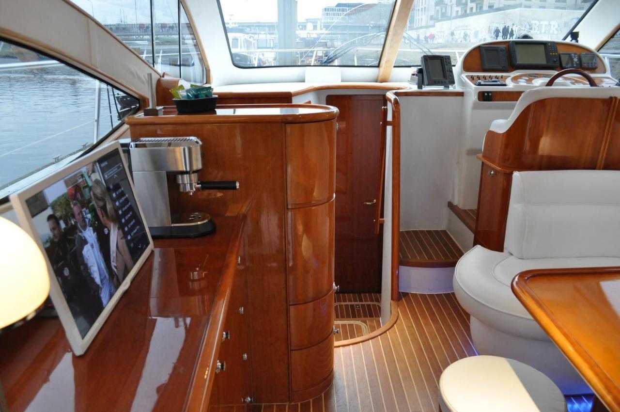 Luxus Yacht Lady Jane City Uberseestadt Botel