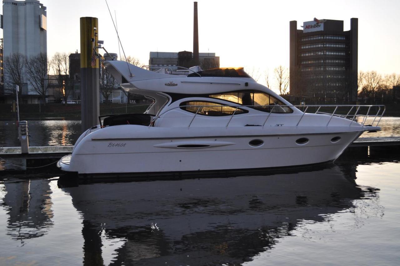 Botel Luxus Yacht Lady Jane City überseestadt *