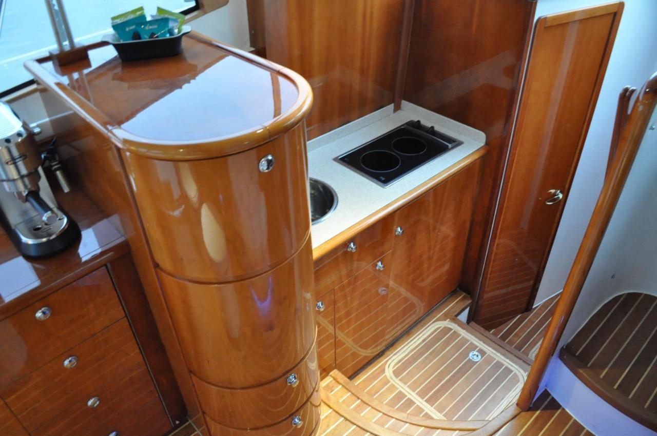 Luxus Yacht Lady Jane City überseestadt Botel